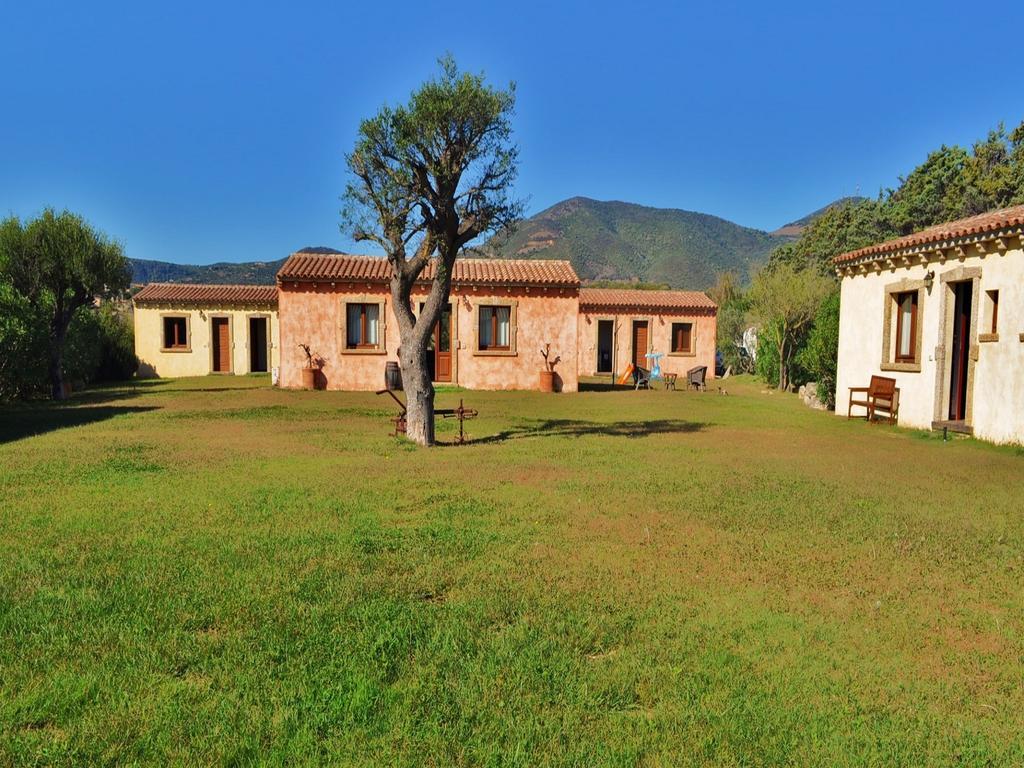 B&B Pubulos Olbia Bagian luar foto